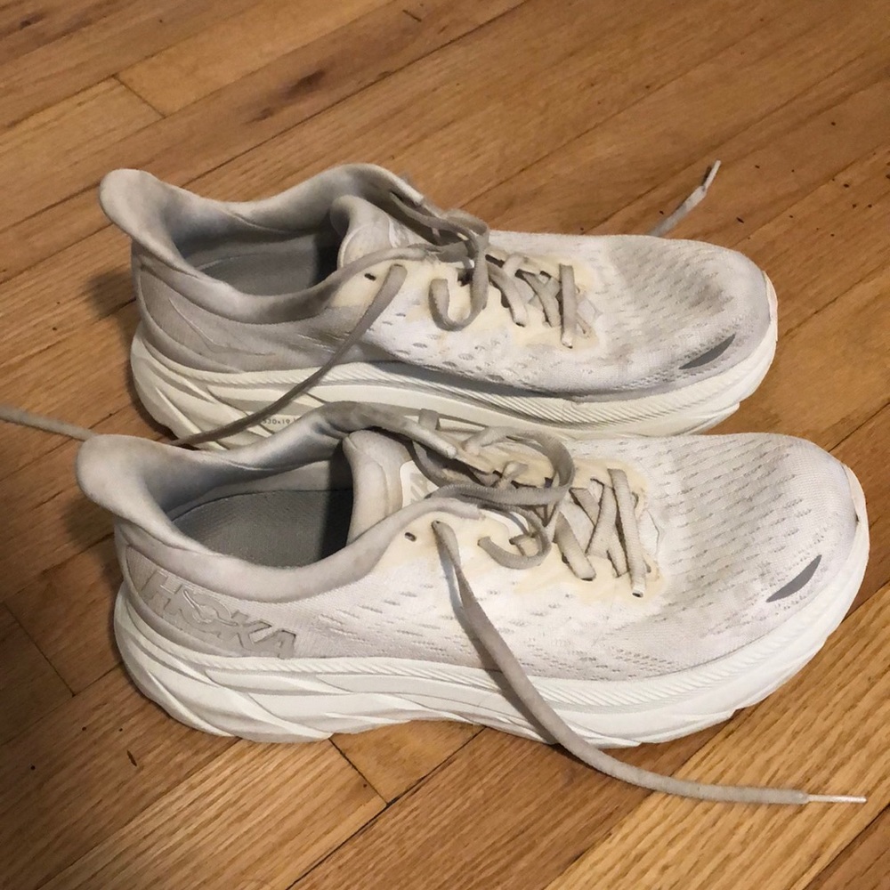 HOKA One One Women’s Clifton 8 Running Shoes/Sneakers. White